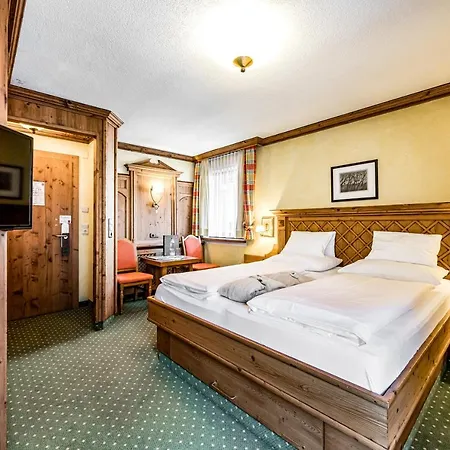 Hotell Alpina - Adults Only