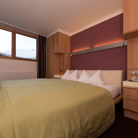 Hotell Alpina - Adults Only 4*