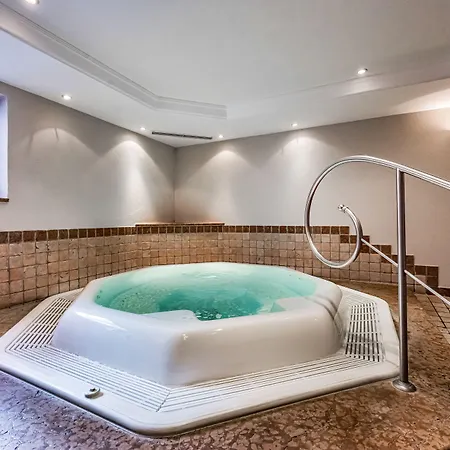 Отель Alpina - Adults Only 4*