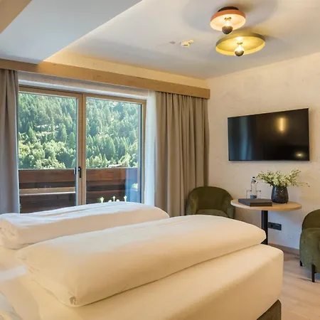 Отель Alpina - Adults Only 4*