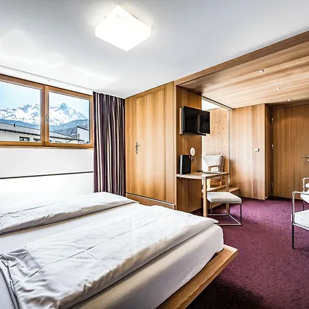 Alpina - Adults Only Hotell Sölden
